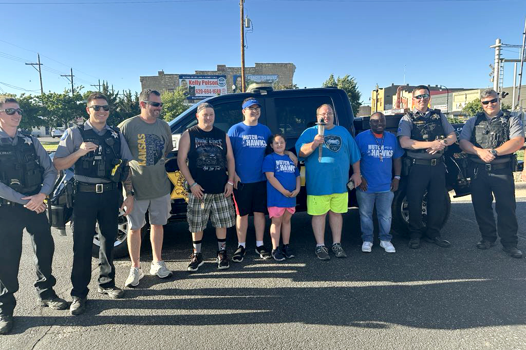 2025 Torch Run group end2.jpg
