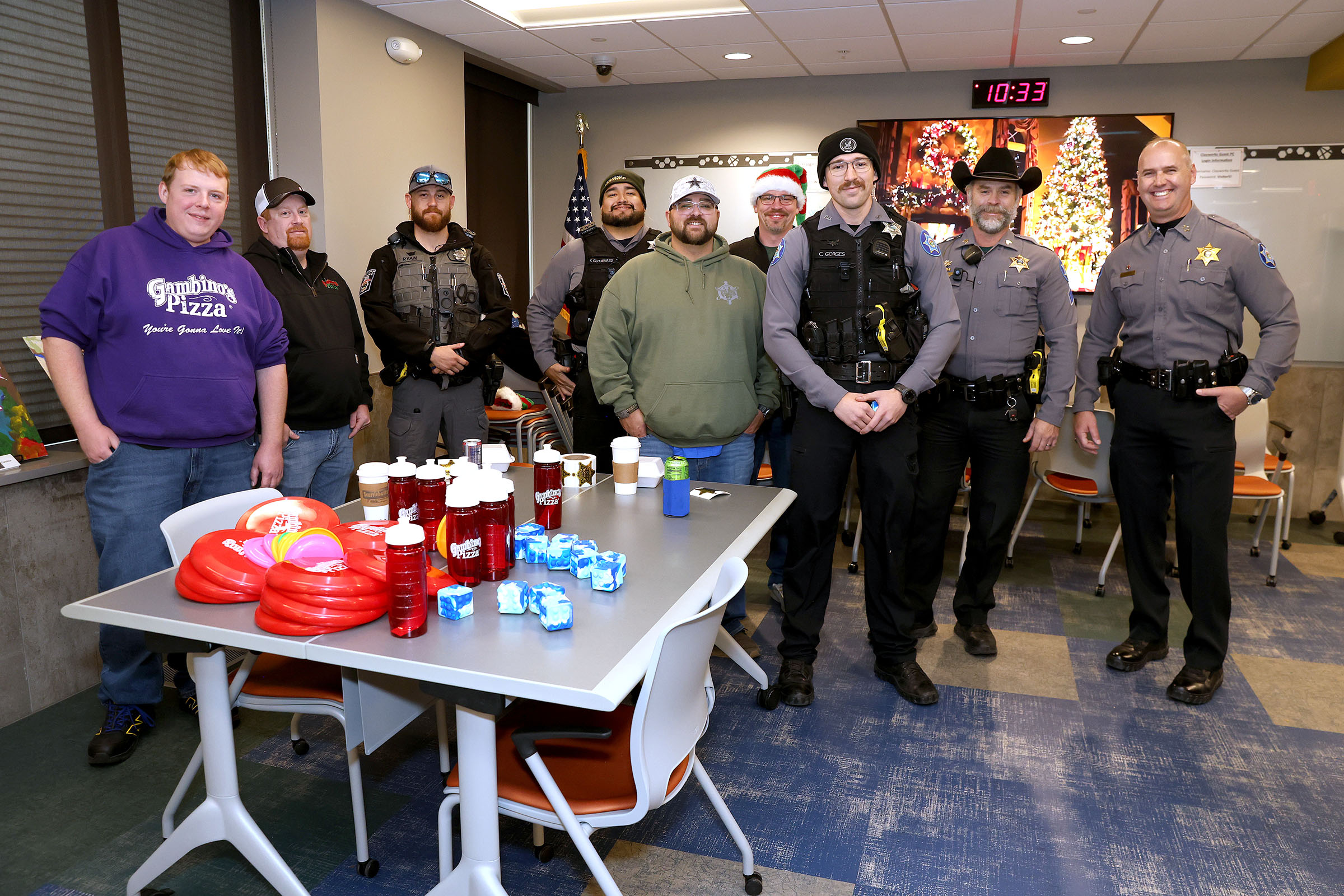 2025 shop with a sheriff_9873.jpg