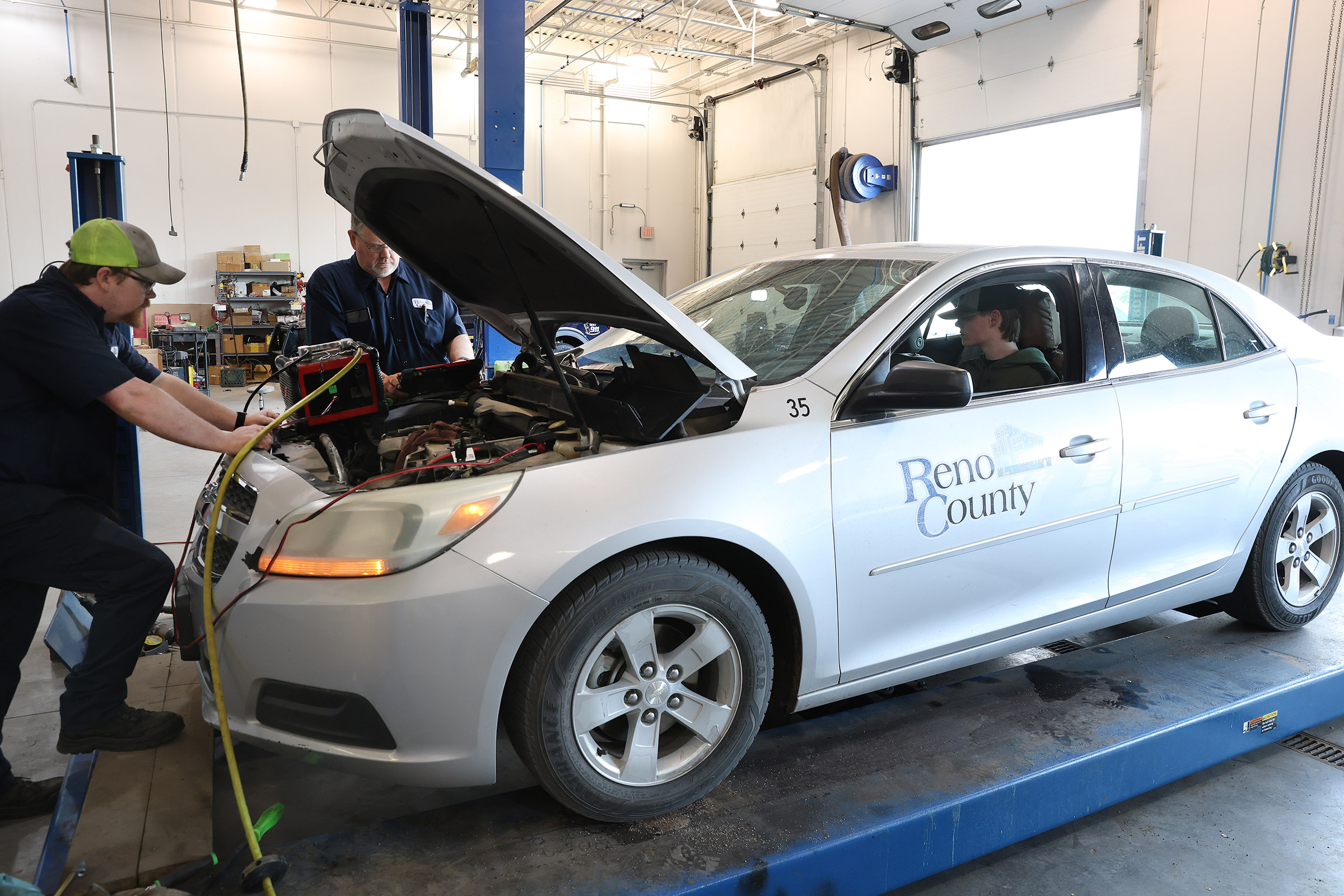 auto intern hayden bontrager_6548.jpg