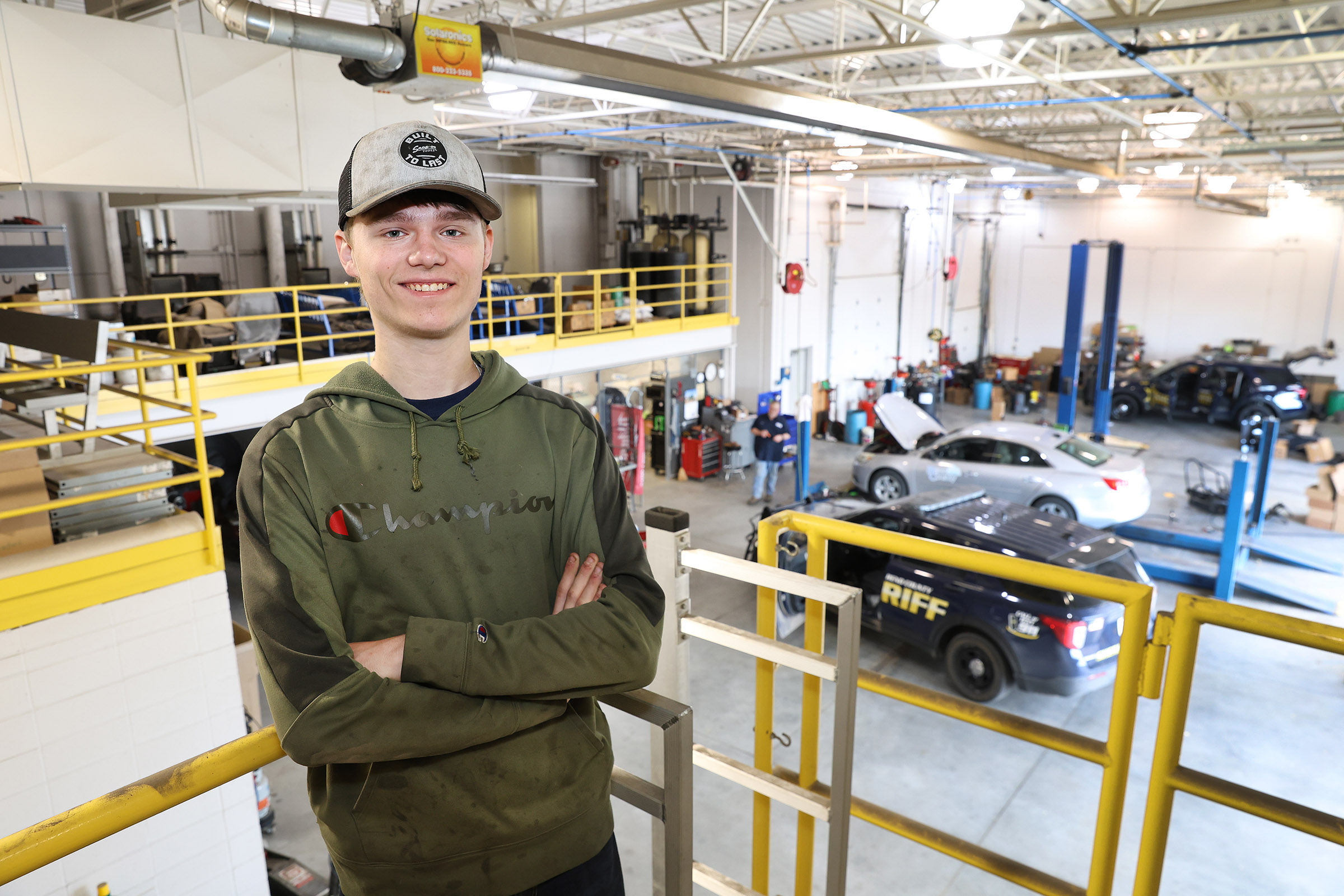 auto intern hayden bontrager_6589.jpg
